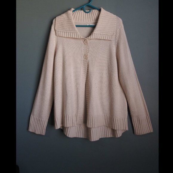Kim Roger's Beige Cable Knit Sweater 2 Button Front Closure. Women's Size L - Picture 2 of 10